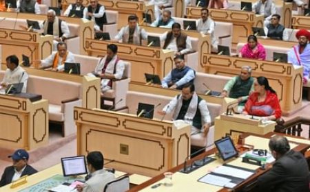 राजस्थान विधानसभा: वसुंधरा राजे की एंट्री, कांग्रेस विधायकों का कानून व्यवस्था पर हंगामा