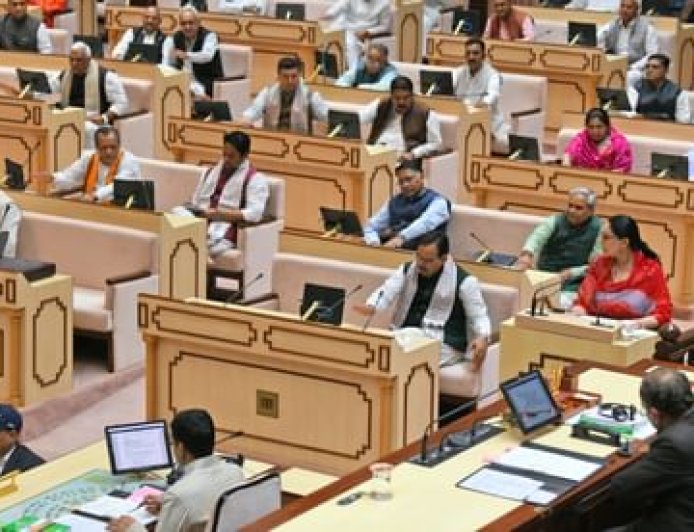 राजस्थान विधानसभा: वसुंधरा राजे की एंट्री, कांग्रेस विधायकों का कानून व्यवस्था पर हंगामा