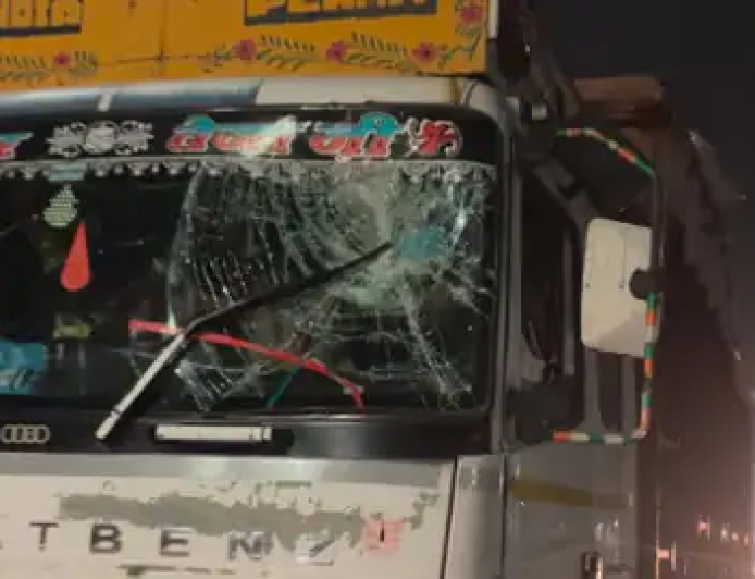 Bikaner News: बीकानेर में बेकाबू ट्रक ने 15 वाहनों को मारी टक्कर, महिला गंभीर; पुलिस ने ड्राइवर को डिटेन किया