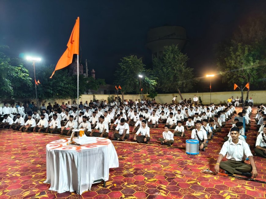 बीकानेर: संघ के 100वें वर्ष पर पथ संचलन, स्वयंसेवकों का स्वागत मूसलाधार बारिश में हुआ